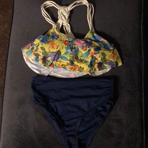 Floral bikini 👙💐